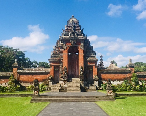 Tanah Lot Tour | Taman Ayun Temple | Bali Golden Tour Tanah Lot Tour | Taman Ayun Temple | Bali Golden Tour