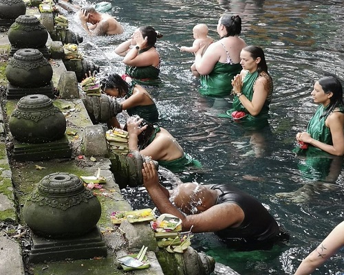 Tirta Empul Temple | Bali Interest Place | Bali Golden Tour