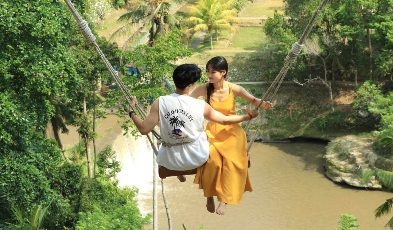 Bali Swing and Tanah Lot Tour