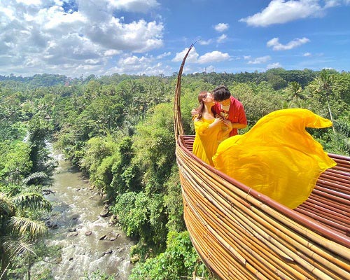Desa Swing | Boat River View | Bali Golden Tour