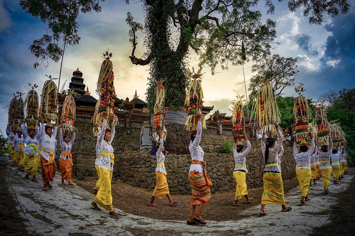 Balinese Hindu Offering  | Bali information Site | Bali Golden Tour