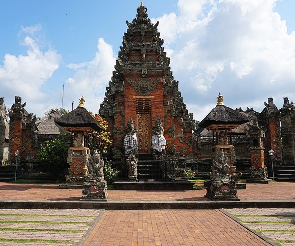 Gate Puseh Batuan Temple | Bali Golden Tour