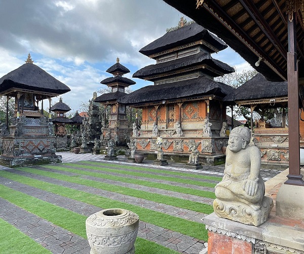 Inside Puseh Batuan Temple | Bali Golden Tour