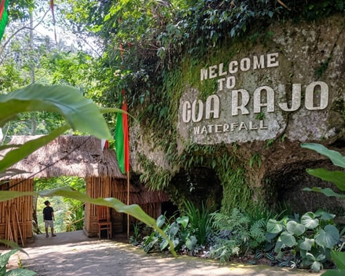 Entrance Goa Raja Waterfall
