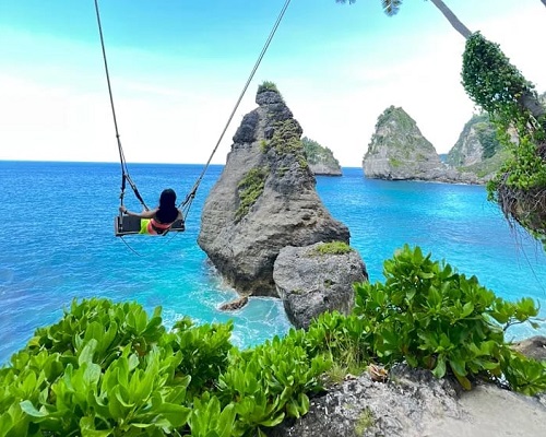 Swing at Diamond Beach | Bali Interest Places | Bali Golden Tour