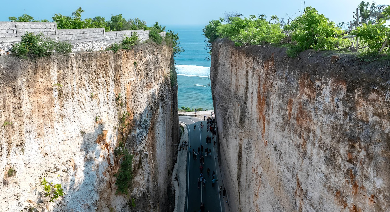 TANAH BARAK CLIFF | BALI INTEREST PLACE | BALI GOLDEN TOUR