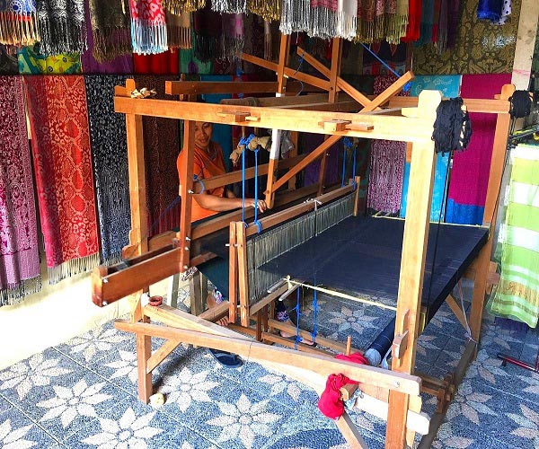 Weaving Craft Pegringsingan | Karangasem Places of Interest