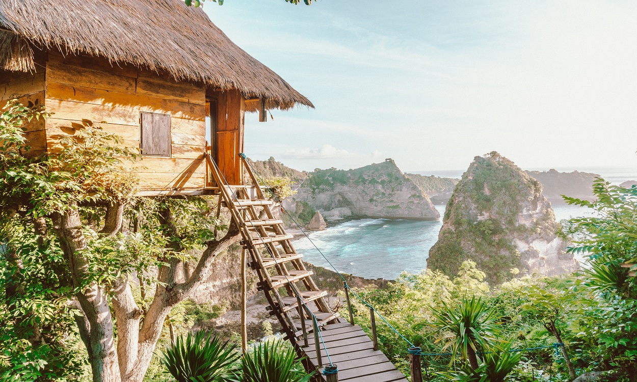 TREE HOUSE MOLENTENG | TREE HOUSE WITH OCEAN AND ISLANDS VIEW