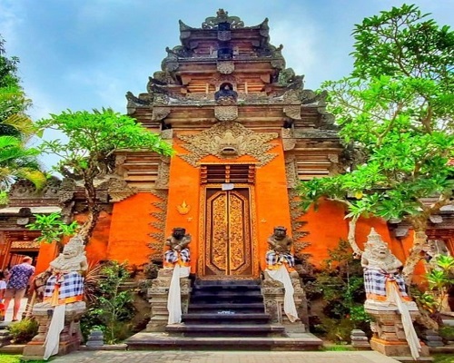 Ubud Royal Palace | Gianyar Places of Interest | Bali Golden Tour