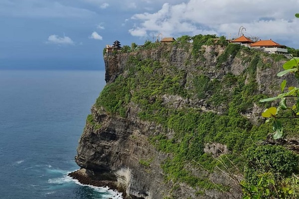 Bali VW Safari Tour | Uluwatu Temple